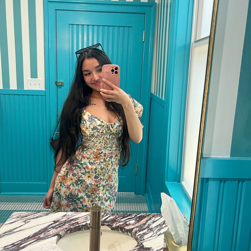 Meet your Posher, Nikki